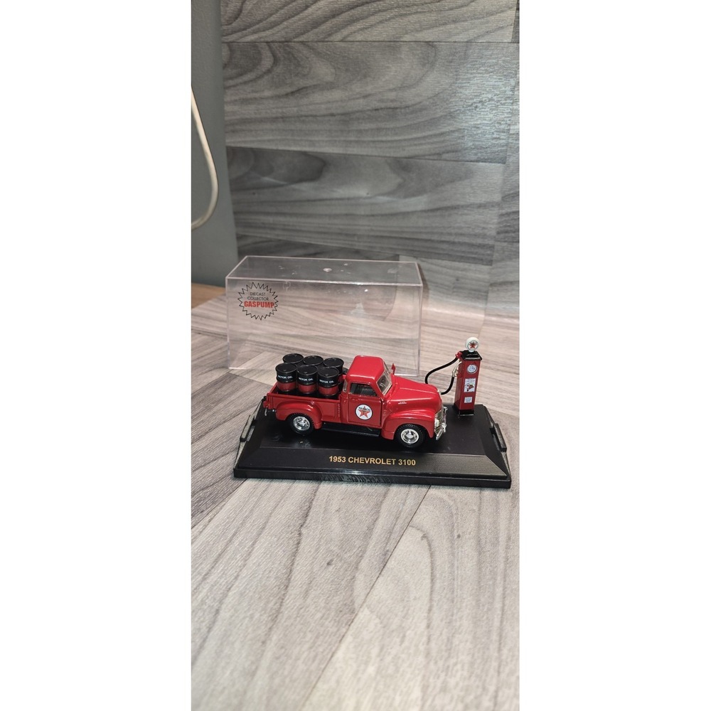 Road Champs Fabulous Fifties  Mint Cars 1953  Chevrlot  3100 Gaspump Pickup Red